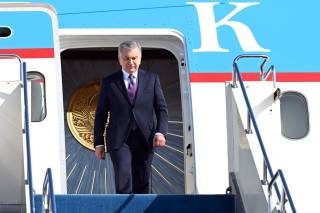 Ўзбекистон Президенти Қозоғистонга келди